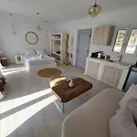 Ariadne's Crown Luxury Astroconcept With Private Pools And Spas Vivlos