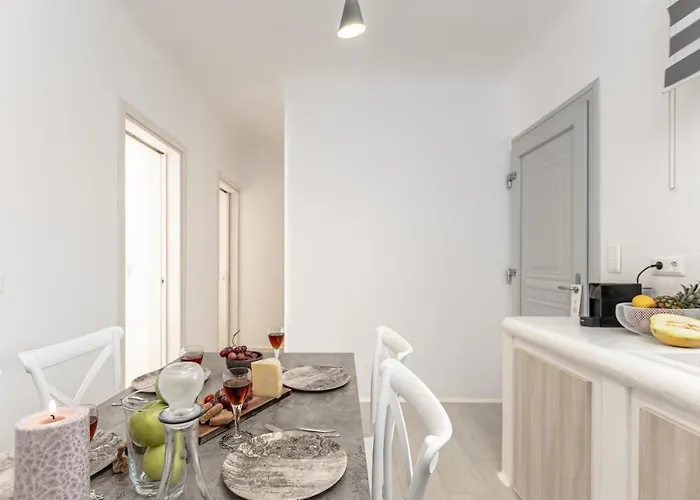 Ariadne's Crown Luxury Astroconcept With Private Pools And Spas