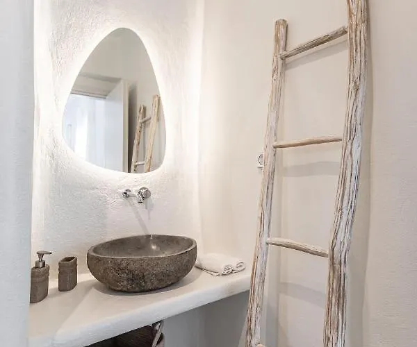 Ariadne's Crown Luxury Astroconcept With Private Pools And Spas Vívlos