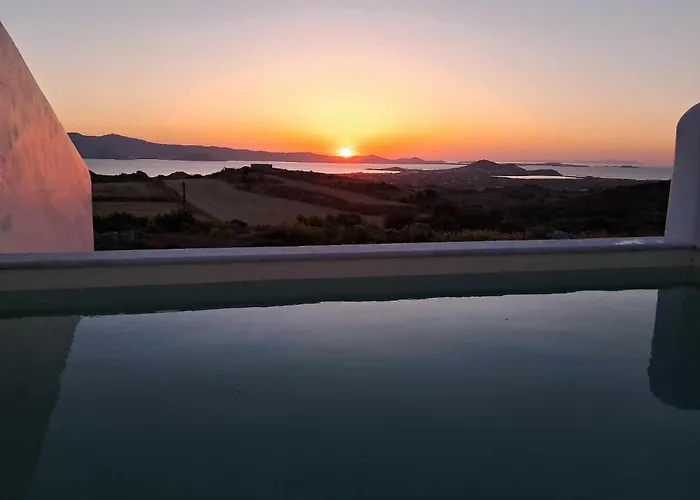 Ariadne's Crown Luxury Astroconcept With Private Pools And Spas